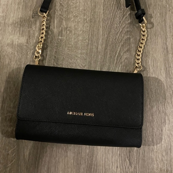 Michael Kors jetset travel smart phone bag - Picture 1 of 4